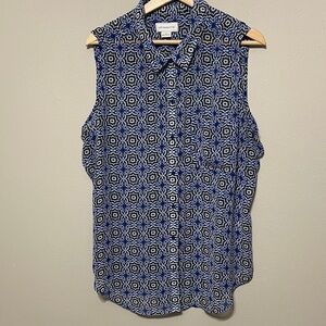 Liz Claiborne Blue and White Sleeveless Geometric Button-Down Shirt